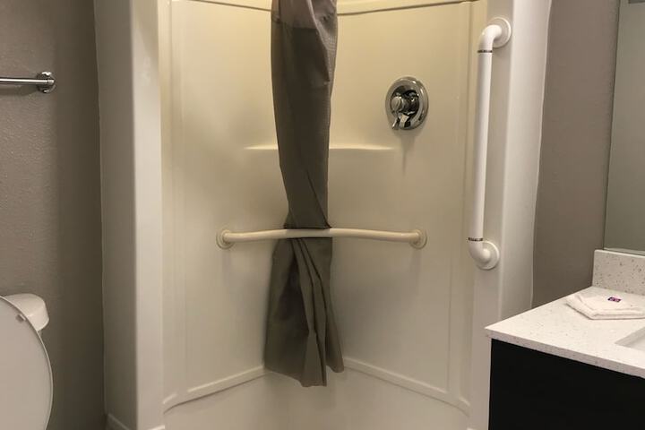 Room 46 of 82