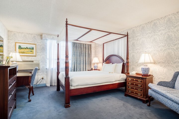 Room 30 of 43