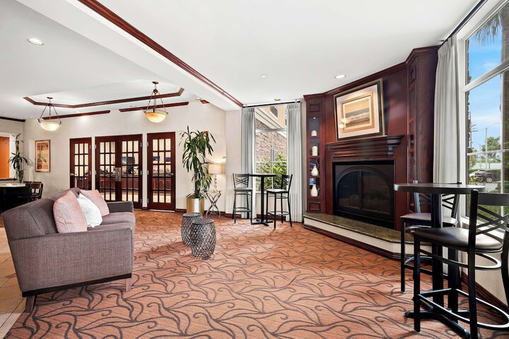 Hotel Interior 10 of 38