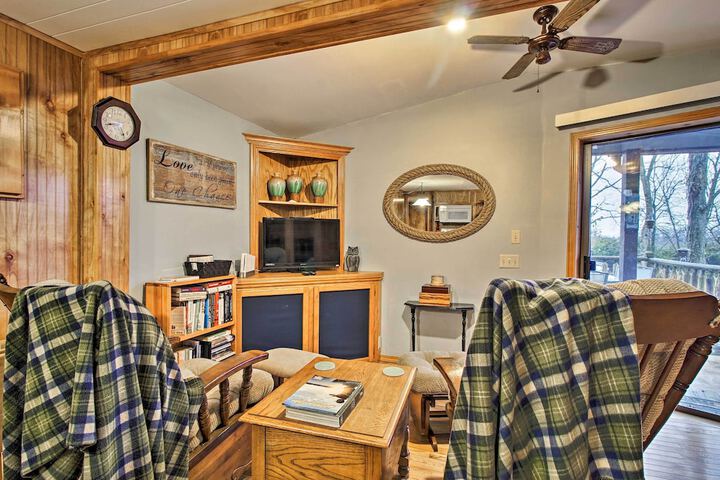 Rustic Stockton Lake Cabin Half-mile to Lake!