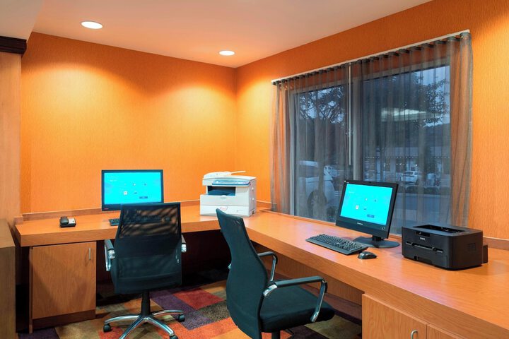 Fairfield Inn & Suites by Marriott State College