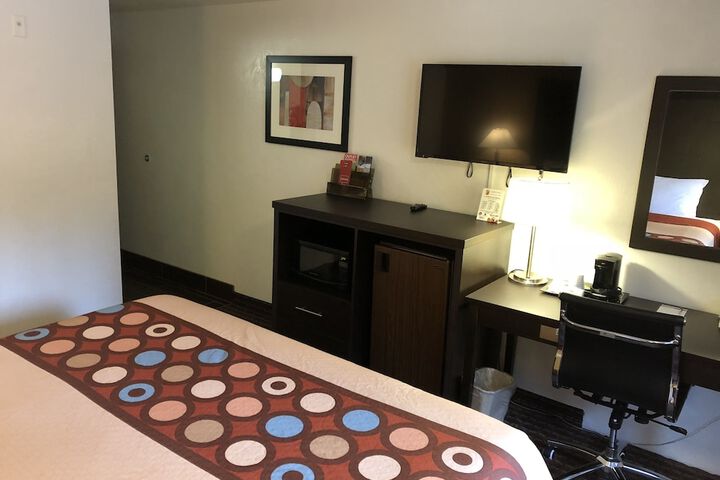 Room 15 of 32