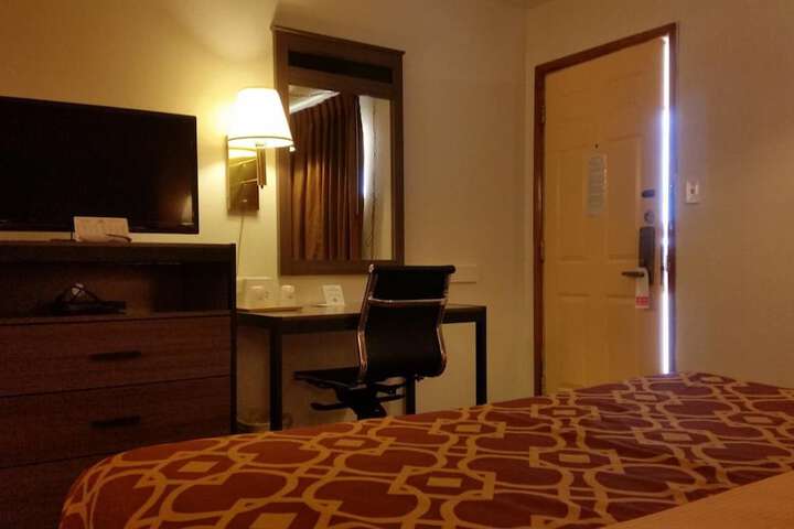 Room 13 of 39