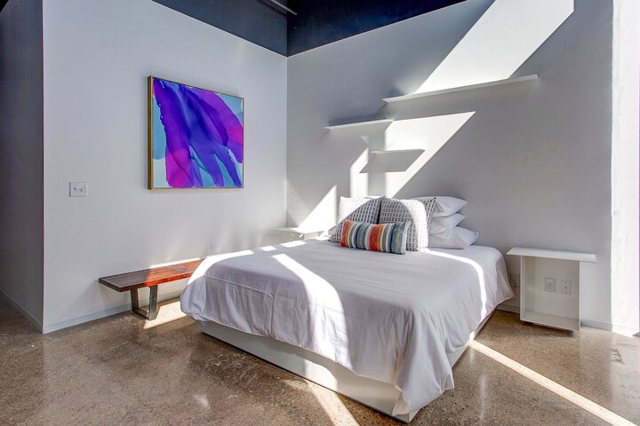 Room 5 of 46