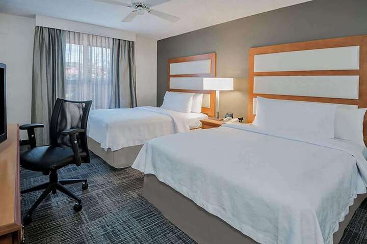 Room 12 of 28