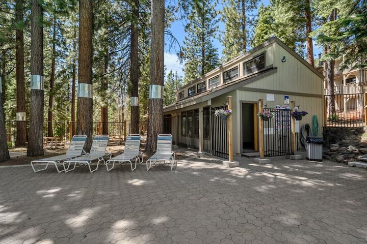 Enjoy Forest Views Retreat at Kingswood Village!