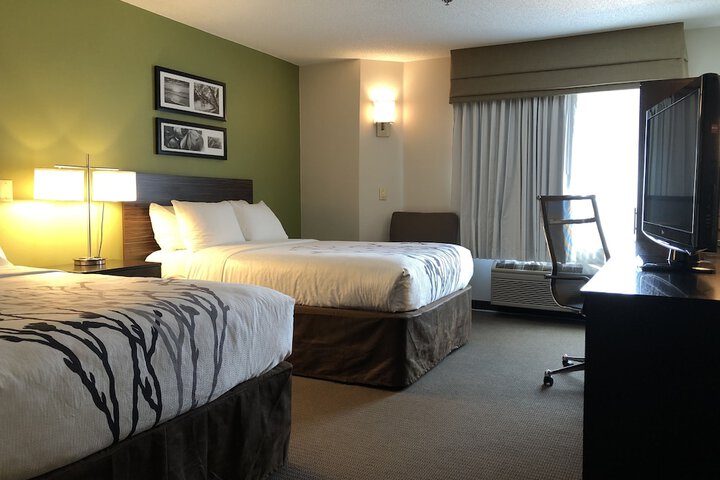 Room 35 of 72