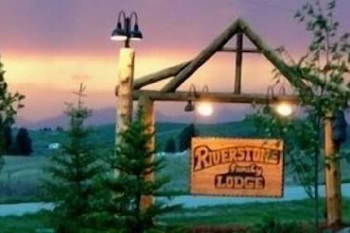 RiverStone Family Lodge
