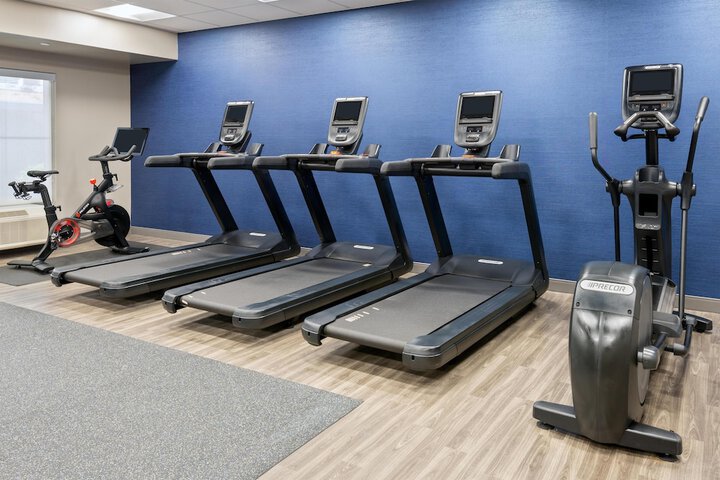 Hampton Inn & Suites Charlottesville-At the University