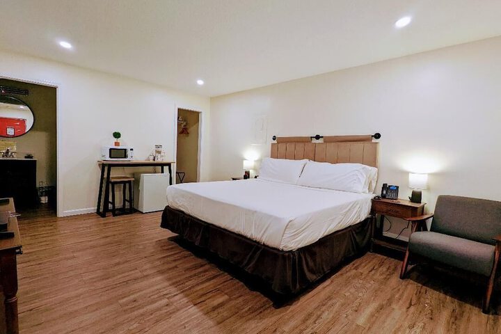 Room 11 of 25