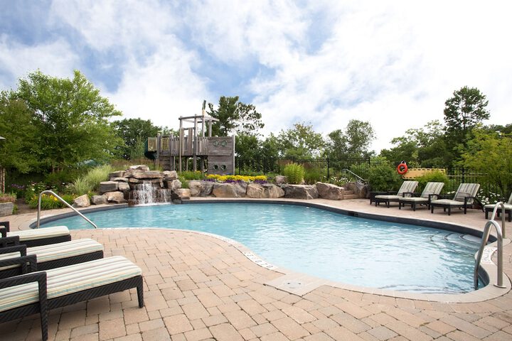 Pool 10 of 127