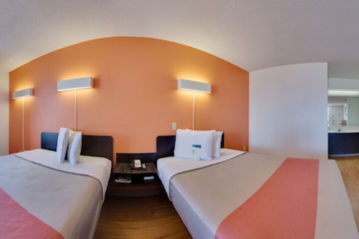 Room 34 of 39