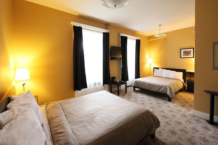 Room 32 of 40