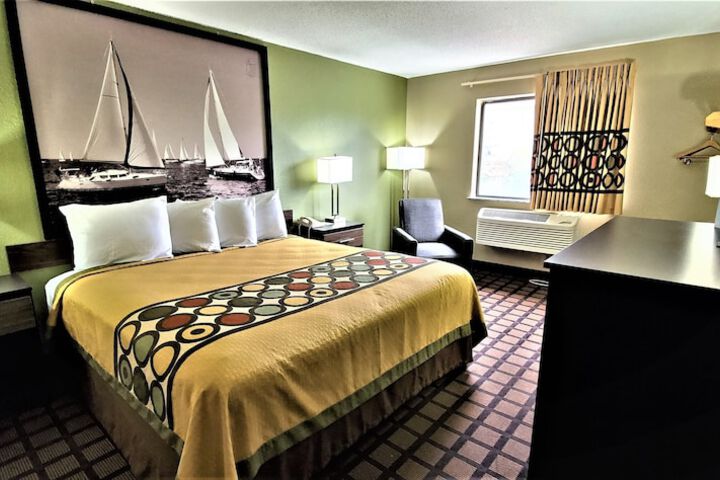 Room 14 of 34