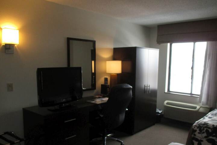 Suburban Studios Johnstown - Richland Town Center