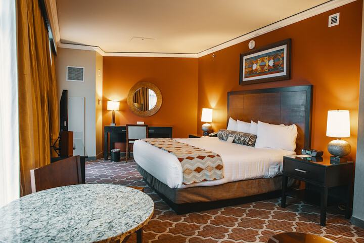 Room 27 of 69