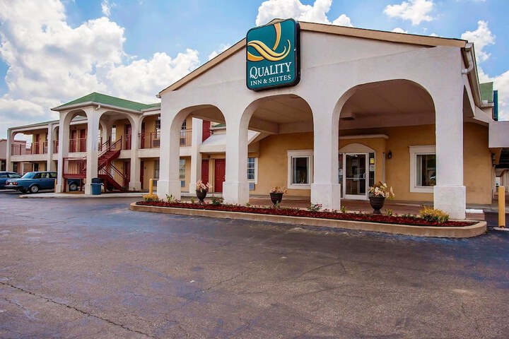 Hotel 2 of 44