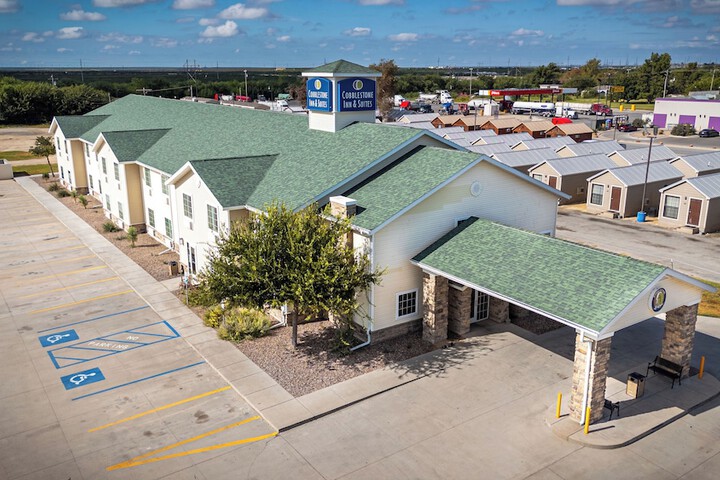 Cobblestone Inn & Suites – Big Lake