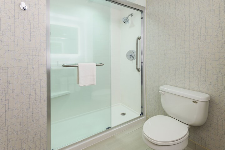 Holiday Inn Express & Suites North Bay by IHG