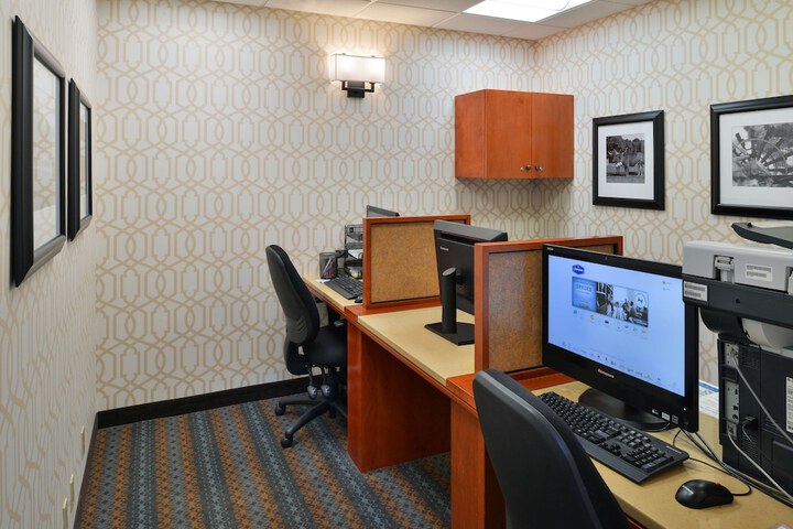 Business Center 73 of 73