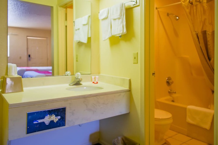 Room 19 of 28