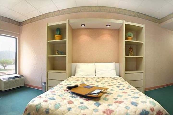 Room 12 of 35