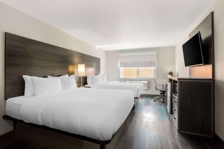 Room 16 of 28