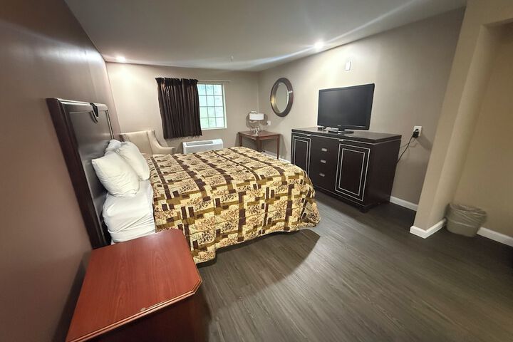 Room 9 of 18