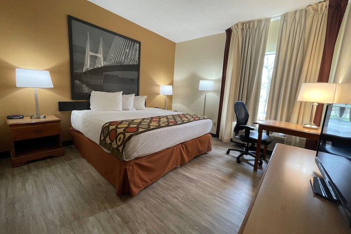 Room 12 of 21