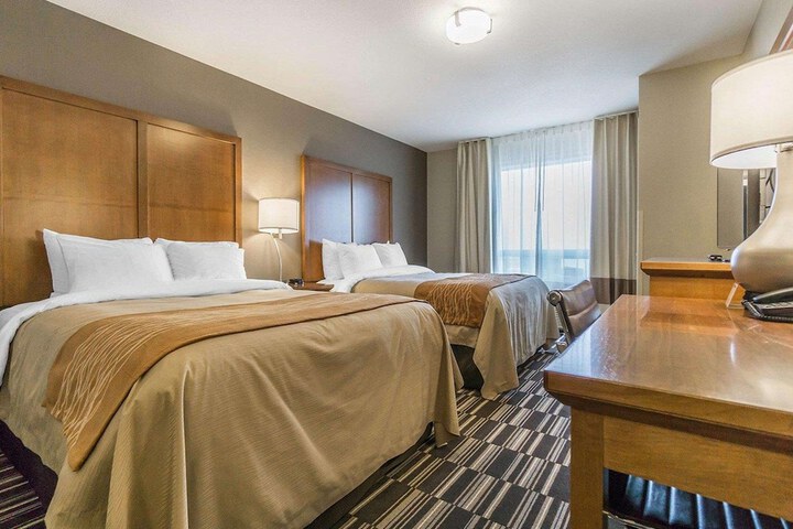 Comfort Inn & Suites Edmonton International Airport