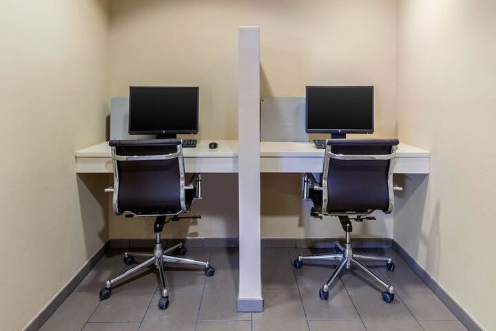 Business Center 37 of 37