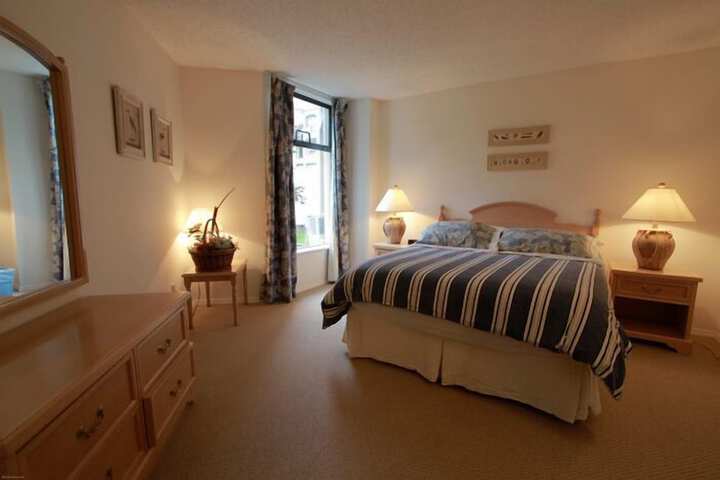 Room 16 of 32