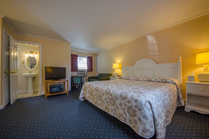 Room 33 of 58