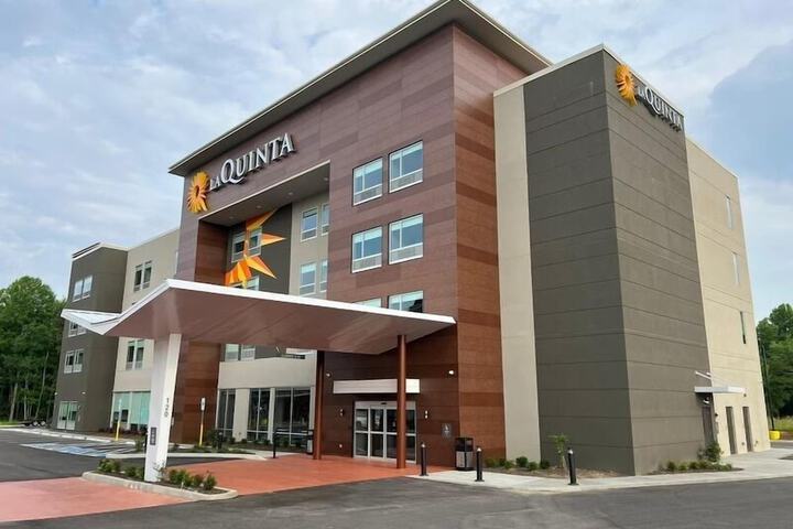 La Quinta Inn & Suites by Wyndham Manchester / Arnold AFB