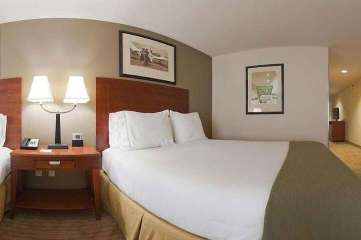 Holiday Inn Express Inn & Suites Searcy by IHG
