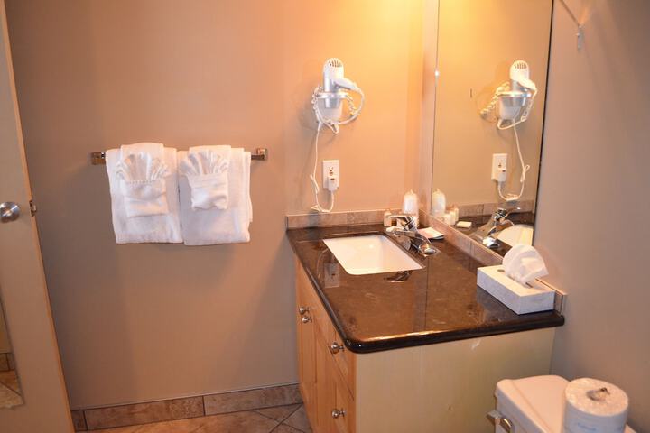Waterton Lakes Lodge Resort