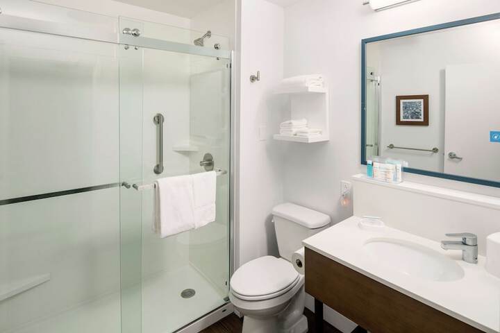Room 20 of 33