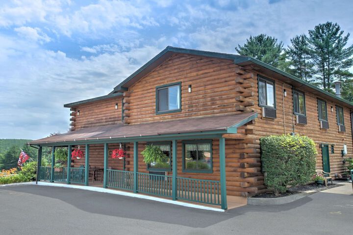 Super 8 by Wyndham Lake George / Warrensburg Area