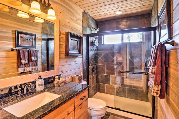 Jefferson Cabin w / Fire Pit: Near Hiking Trails!