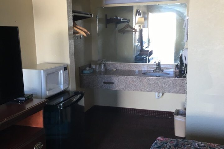Room 8 of 17