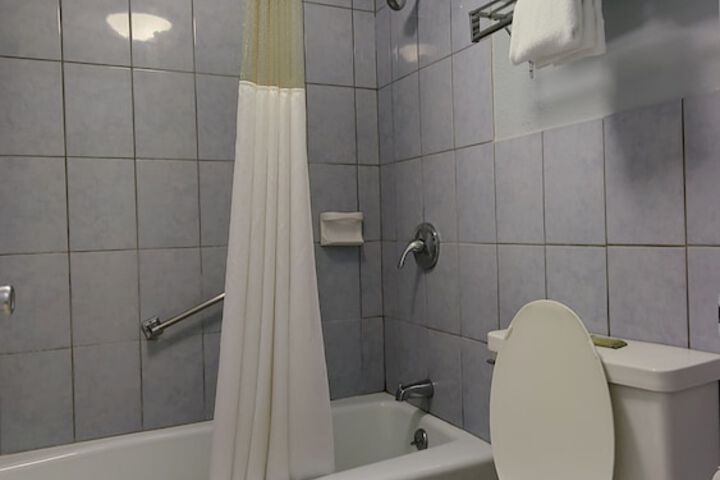 Countryside Inn & Suites