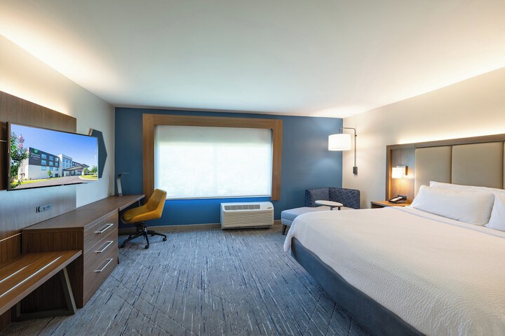 Holiday Inn Express & Suites Greenwood Mall by IHG