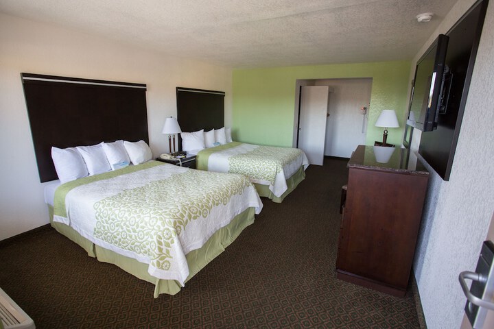 Room 16 of 36