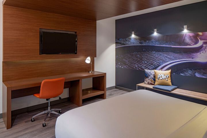 Room 39 of 65