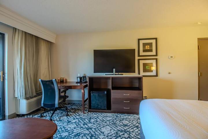 Country Inn & Suites by Radisson Convention Center