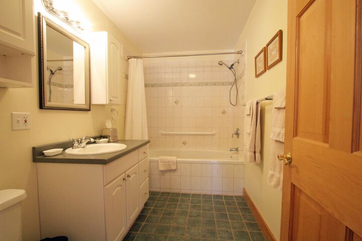 Room 65 of 120