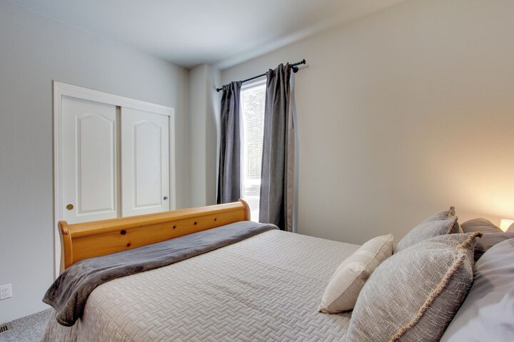 the Hub La Pine Vacation Rental - Dog Friendly!