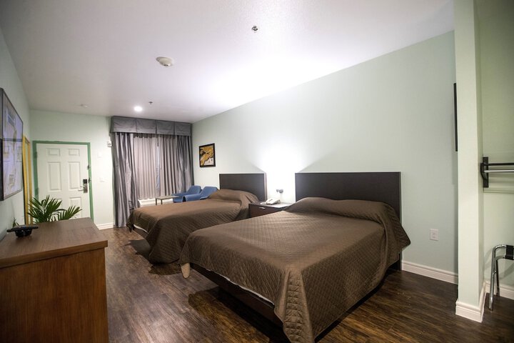 Room 9 of 23