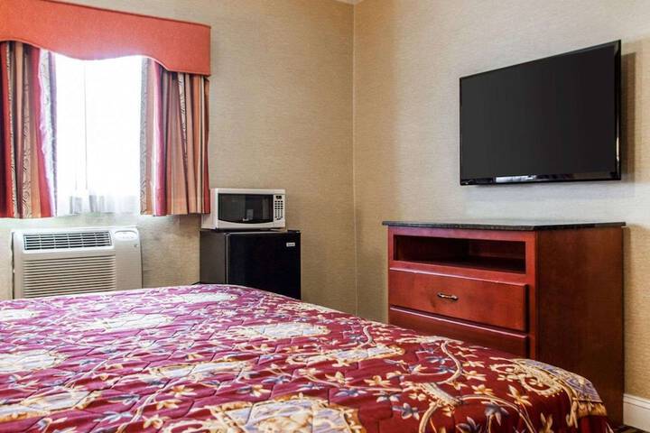 Room 18 of 33