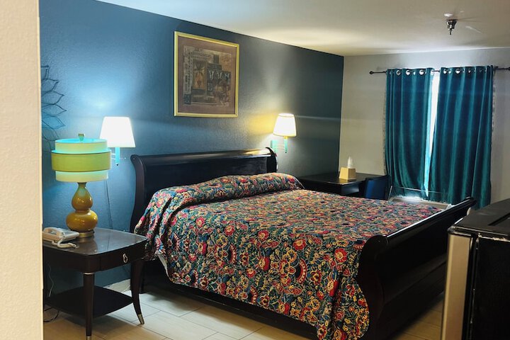 Room 17 of 26